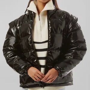 Snap off sleeves puffer jacket